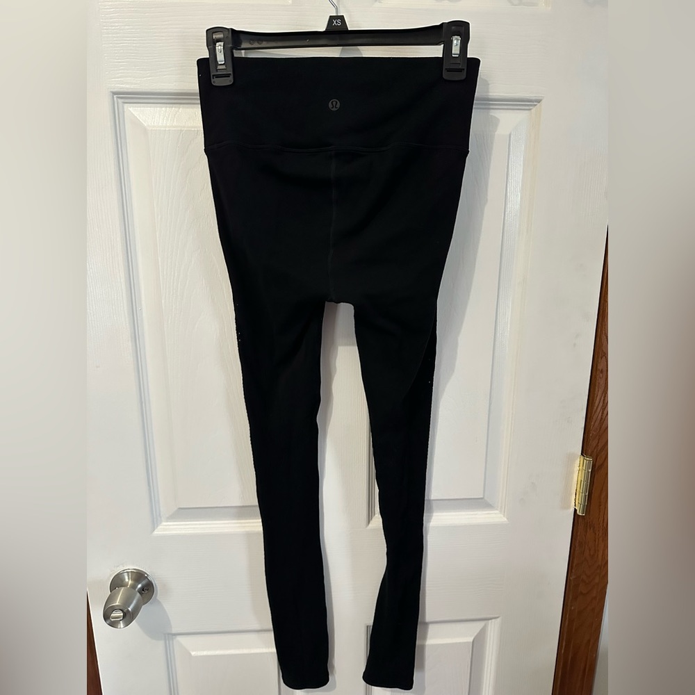 Lululemon cutout design leggings in Black Size 6